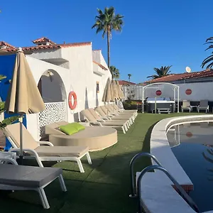 Parque de vacaciones Rainbow Golf Bungalows, Gay Men-only
