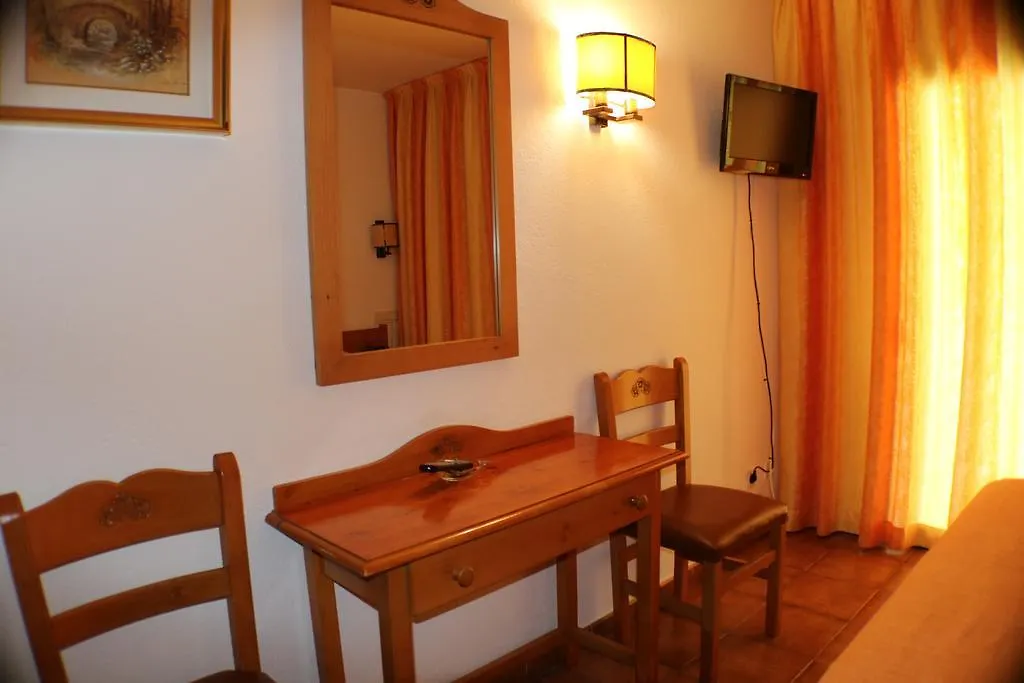 **  Hotel Parc Roses İspanya